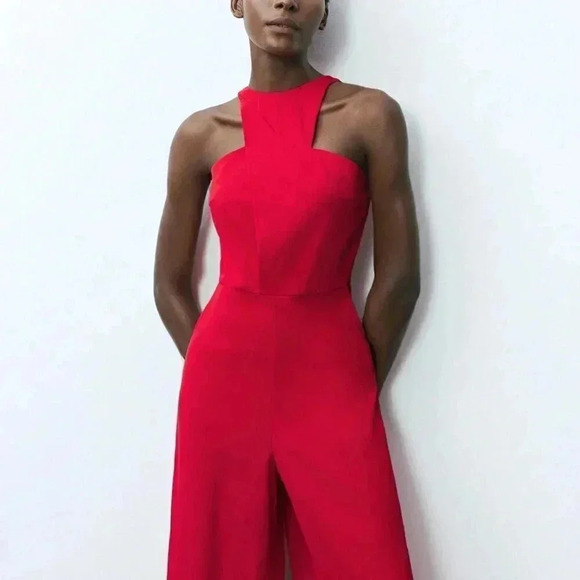 Red Elegant Women's Solid Color Open Shoulder Casual Summer Jumpsuit - Picture 4 of 7